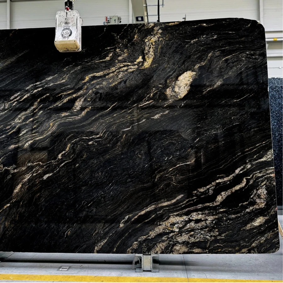 cosmic-black-poler-2cm
