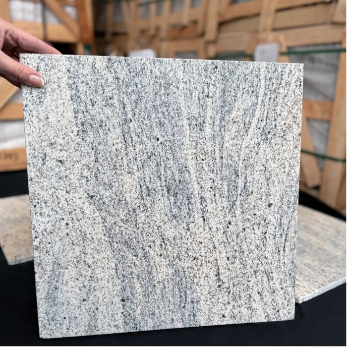 kashmir-cream-poler-40x40x13cm